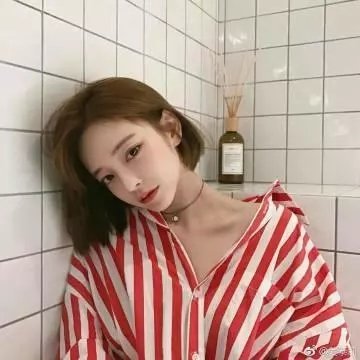 女飞人海报